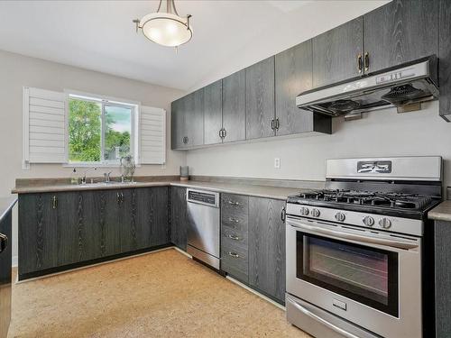 5649 Condor Place, Mississauga, ON - Indoor Photo Showing Kitchen