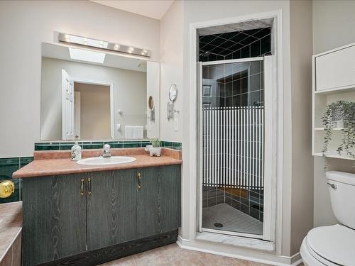 5649 Condor Place, Mississauga, ON - Indoor Photo Showing Bathroom