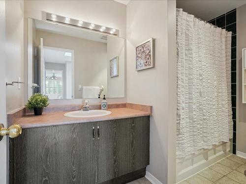 5649 Condor Place, Mississauga, ON - Indoor Photo Showing Bathroom