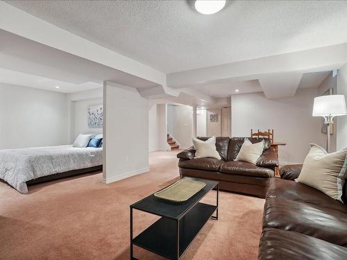 5649 Condor Place, Mississauga, ON - Indoor Photo Showing Living Room