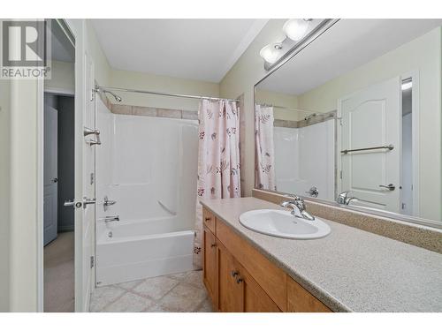 3512 Ridge Boulevard Unit# 15, West Kelowna, BC - Indoor Photo Showing Bathroom