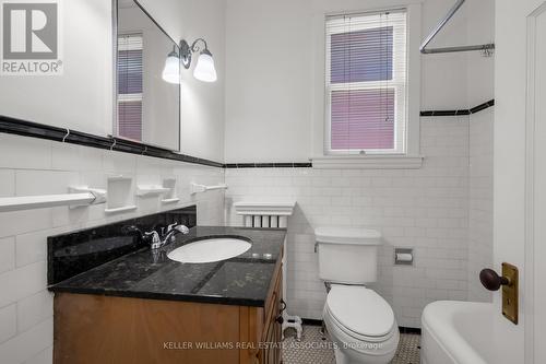 144 Sherman Avenue S, Hamilton (St. Clair), ON - Indoor Photo Showing Bathroom