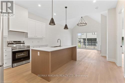 10 - 41 Ivy Crescent, Thorold, ON - Indoor Photo Showing Kitchen