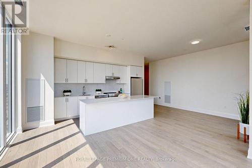 Ph203 - 9000 Jane Street, Vaughan (Concord), ON - Indoor Photo Showing Kitchen