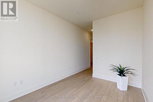 Ph203 - 9000 Jane Street, Vaughan, ON - Indoor Photo Showing Other Room