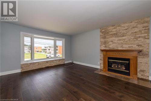 365 24Th Street W, Owen Sound, ON - Indoor Photo Showing Living Room With Fireplace