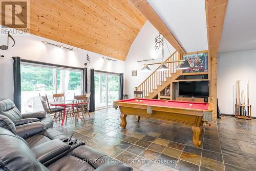 639 Concession 16 E Road, Tiny, ON - Indoor Photo Showing Living Room