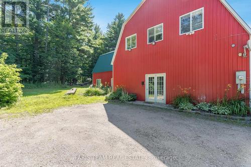 639 Concession 16 E Road, Tiny, ON - Outdoor