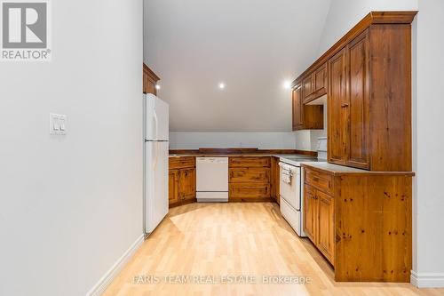 639 Concession 16 E Road, Tiny, ON - Indoor Photo Showing Kitchen