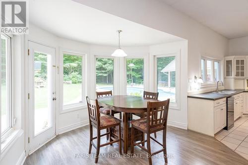 639 Concession 16 E Road, Tiny, ON - Indoor Photo Showing Dining Room