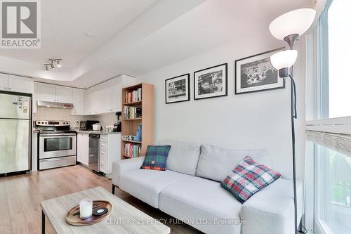 910 - 219 Fort York Boulevard, Toronto (Niagara), ON - Indoor Photo Showing Kitchen