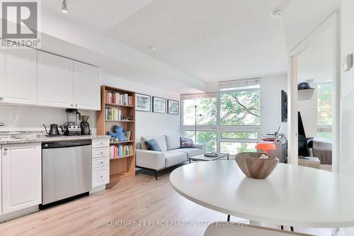 910 - 219 Fort York Boulevard, Toronto (Niagara), ON - Indoor Photo Showing Kitchen