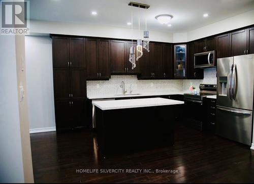 13 Sandgate Street, Whitby (Taunton North), ON - Indoor Photo Showing Kitchen With Stainless Steel Kitchen With Upgraded Kitchen