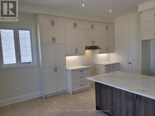 8 Lorrain Hand Crescent, Georgina, ON - Indoor Photo Showing Kitchen