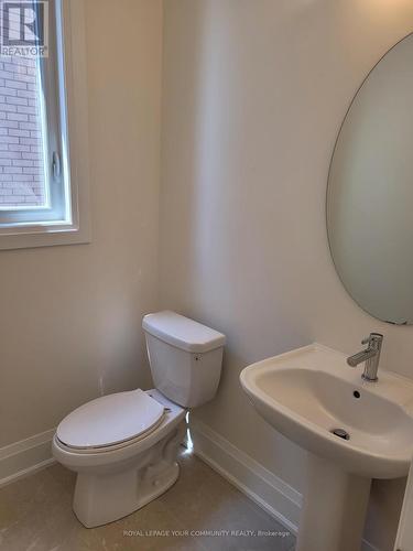 8 Lorrain Hand Crescent, Georgina, ON - Indoor Photo Showing Bathroom