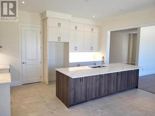 8 Lorrain Hand Crescent, Georgina (Keswick South), ON - Indoor Photo Showing Kitchen With Double Sink