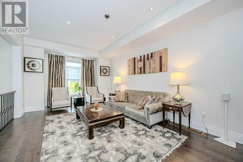 263 Hanover Street, Oakville, ON - Indoor Photo Showing Living Room