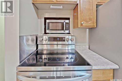 229 Langevin Crescent, Saskatoon, SK - Indoor Photo Showing Kitchen