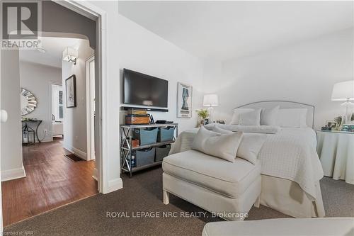 16 1/2 Lakeside Drive, St. Catharines, ON - Indoor Photo Showing Bedroom