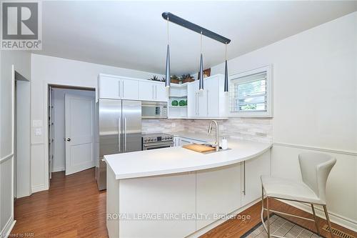 16 1/2 Lakeside Drive, St. Catharines, ON - Indoor Photo Showing Kitchen With Upgraded Kitchen