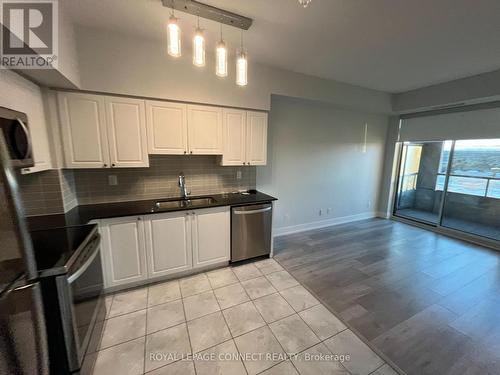 Ph1-01 - 1215 Bayly Street, Pickering, ON - Indoor Photo Showing Kitchen