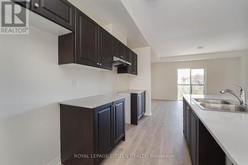 61 Emmas Way, Whitby, ON - Indoor Photo Showing Kitchen