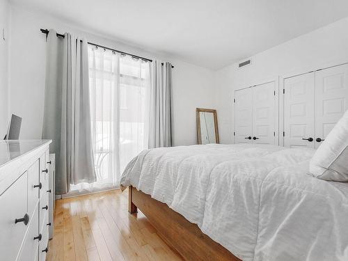 Master bedroom - 2340 Rue Des Francs-Bourgeois, Boisbriand, QC - Indoor Photo Showing Bedroom