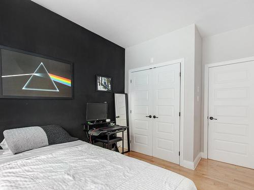 Chambre Ã Â coucher - 2340 Rue Des Francs-Bourgeois, Boisbriand, QC - Indoor Photo Showing Bedroom