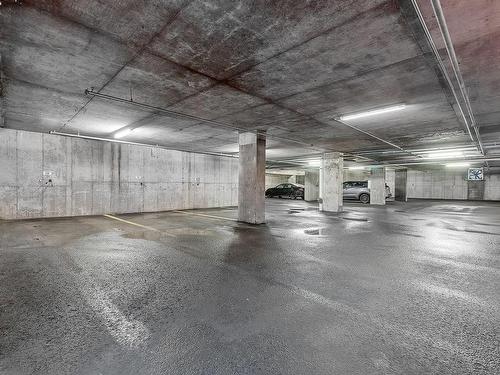 Garage - 2340 Rue Des Francs-Bourgeois, Boisbriand, QC - Indoor Photo Showing Garage