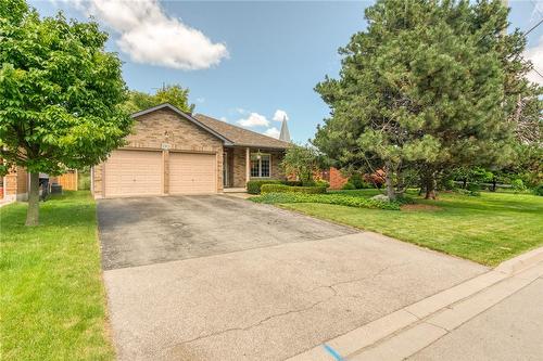 Parking for 4 cars - 190 Annabelle Street, Hamilton, ON - Outdoor