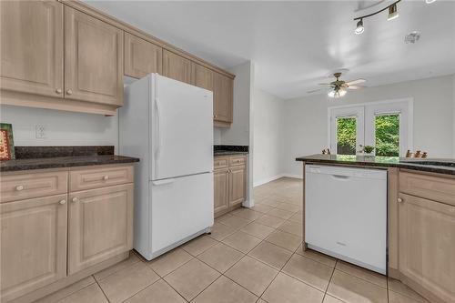 Spacious kitchen - 190 Annabelle Street, Hamilton, ON - Indoor Photo Showing Kitchen