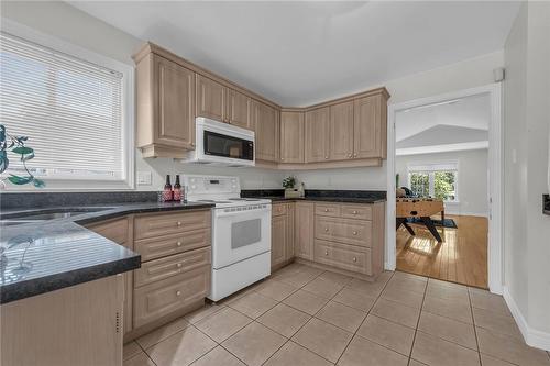 Spacious kitchen - 190 Annabelle Street, Hamilton, ON - Indoor Photo Showing Kitchen