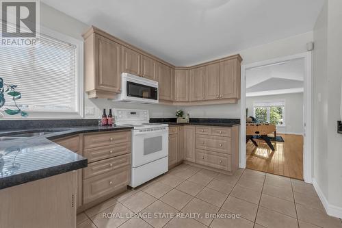 190 Annabelle Street, Hamilton (Gourley), ON - Indoor Photo Showing Kitchen