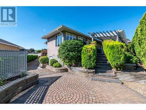 6718 Merlot Court, Oliver, BC - Outdoor