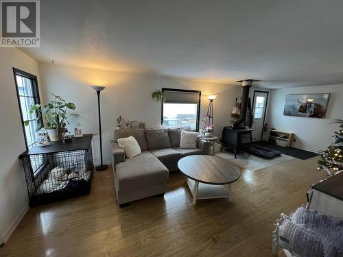 5307 43 Street, Fort Nelson, BC - Indoor Photo Showing Living Room