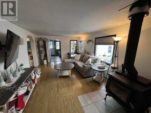 5307 43 Street, Fort Nelson, BC - Indoor Photo Showing Living Room