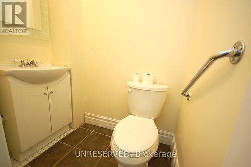 1405 King Street E, Cambridge, ON - Indoor Photo Showing Bathroom