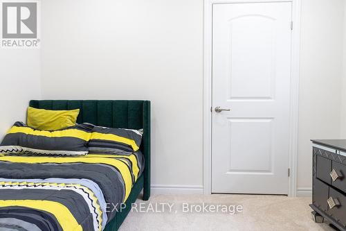 8 Poole Street W, Brantford, ON - Indoor Photo Showing Bedroom