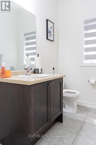 8 Poole Street W, Brantford, ON - Indoor Photo Showing Bathroom