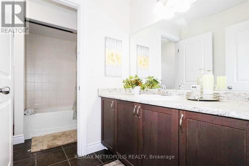 1629 Cahill Drive, Peterborough (Otonabee), ON - Indoor Photo Showing Bathroom