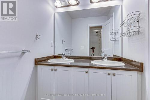 920 Sobeski Avenue, Woodstock, ON - Indoor Photo Showing Bathroom