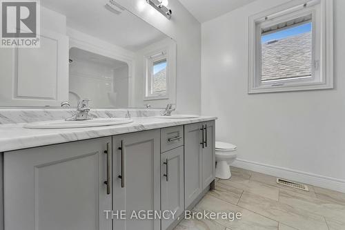 72 Balfour Street, Brantford, ON - Indoor Photo Showing Bathroom