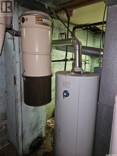 195 Morley Street, Kisbey, SK - Indoor Photo Showing Basement