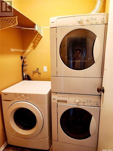 302 307 Tait Crescent, Saskatoon, SK - Indoor Photo Showing Laundry Room