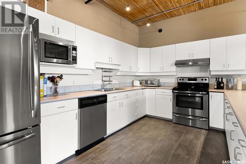 #302 2206 Dewdney Avenue, Regina, SK - Indoor Photo Showing Kitchen With Double Sink