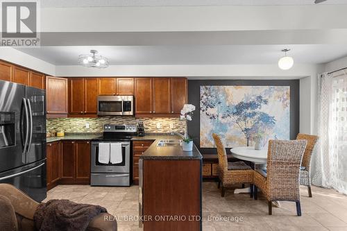 83 Winchester Terrace, Barrie, ON - Indoor Photo Showing Kitchen With Double Sink