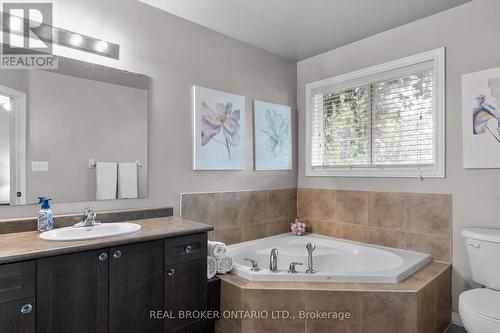 83 Winchester Terrace, Barrie, ON - Indoor Photo Showing Bathroom