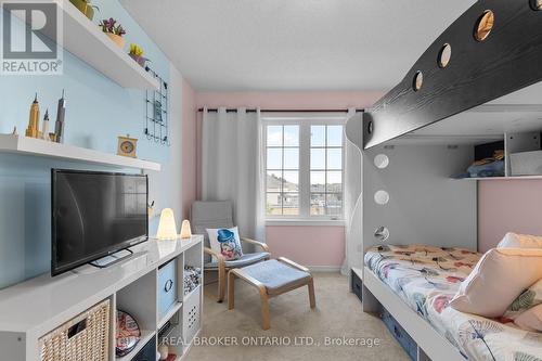 83 Winchester Terrace, Barrie, ON - Indoor Photo Showing Bedroom