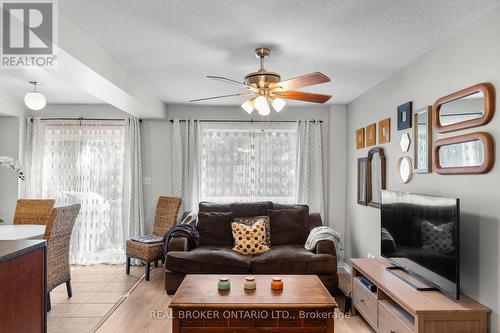 83 Winchester Terrace, Barrie, ON - Indoor Photo Showing Living Room