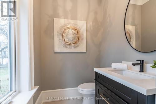 620 King Road, Burlington (Lasalle), ON - Indoor Photo Showing Bathroom